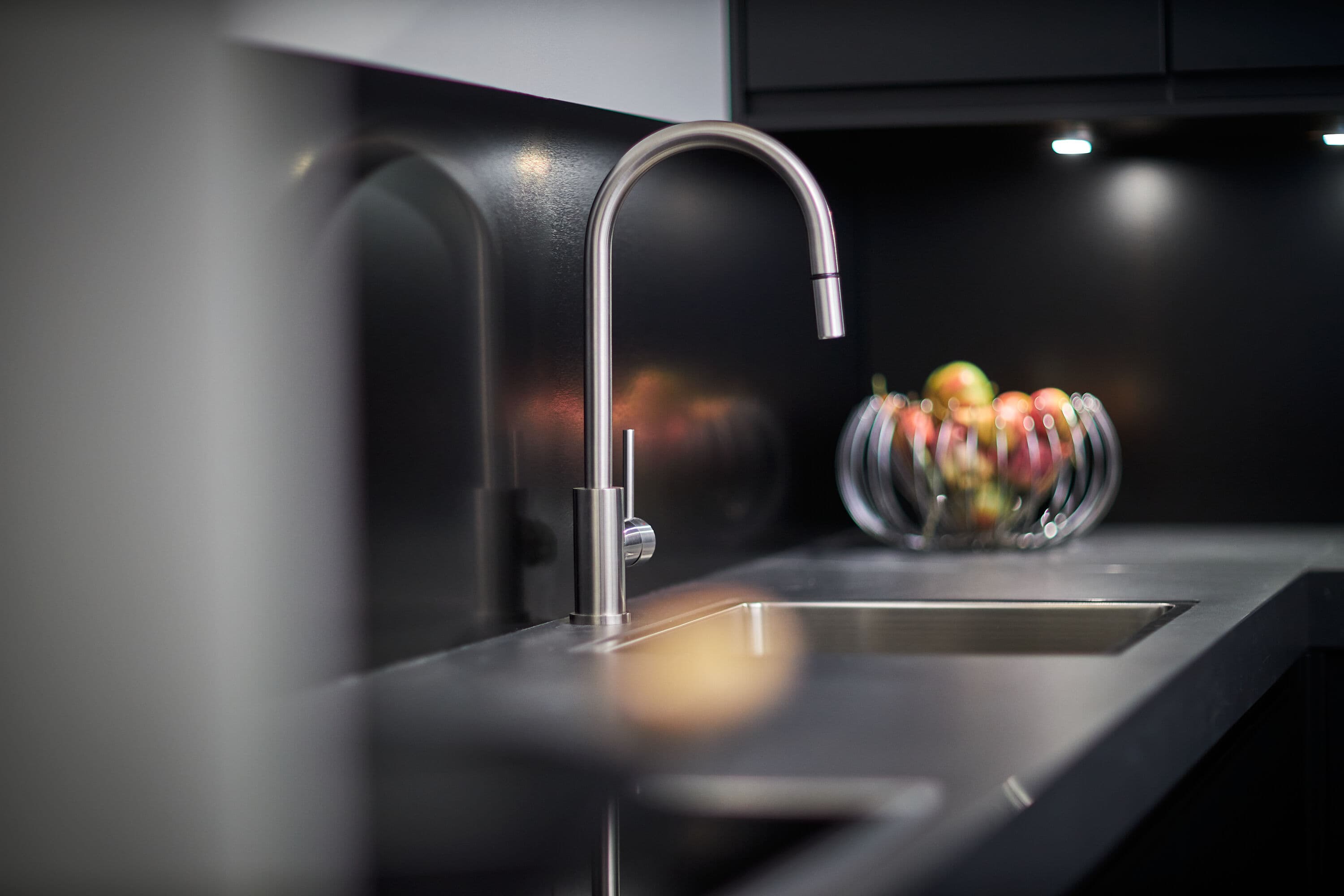 Zwarte keuken achterwand1