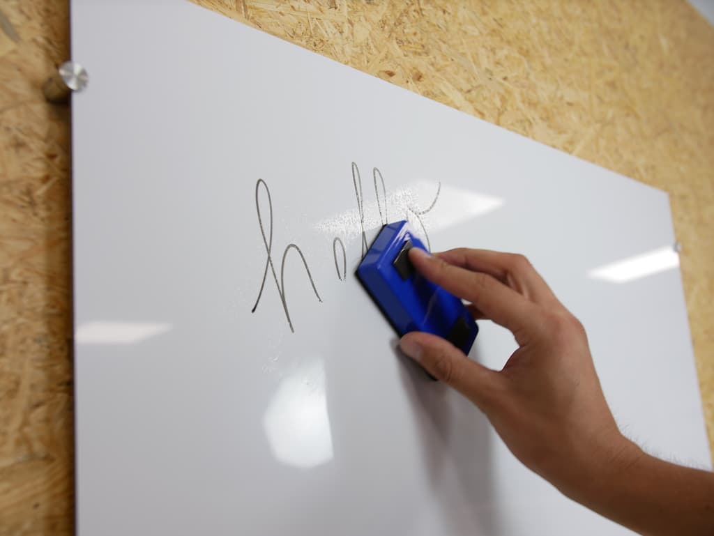 Alupanel whiteboard