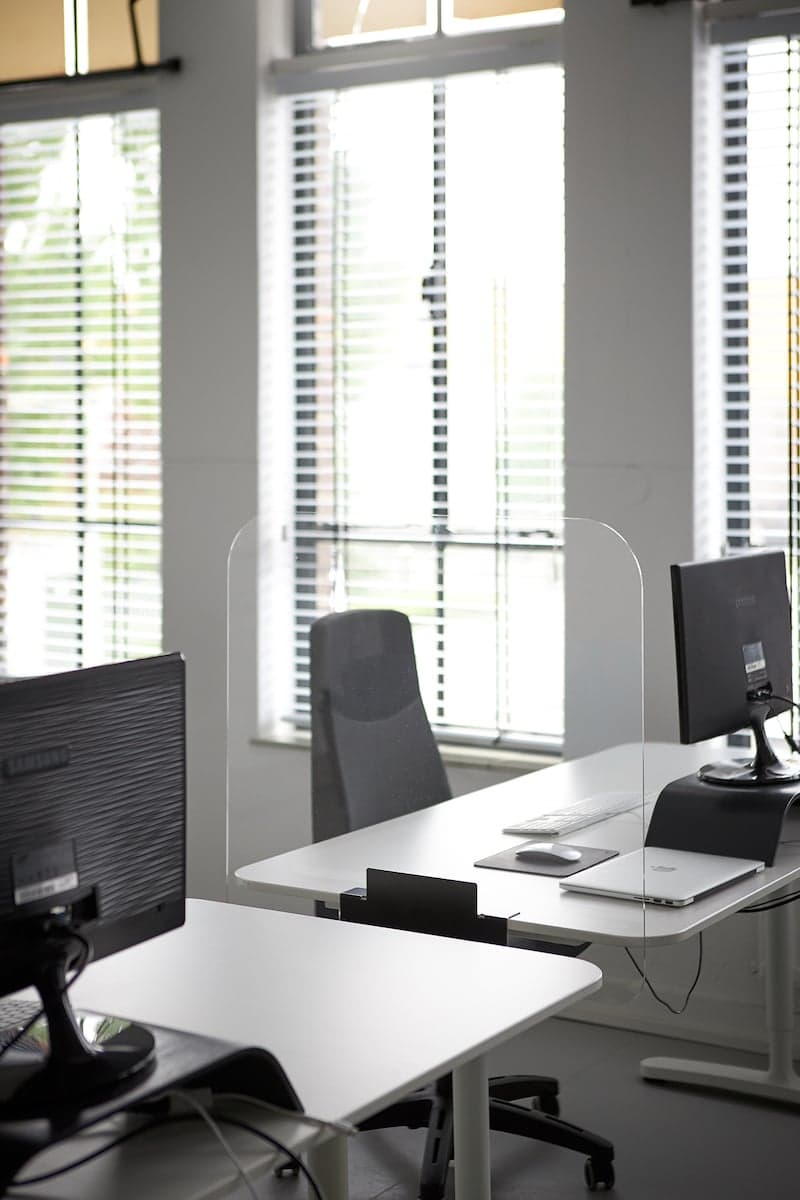 Bureauscherm klein zijkant bureau