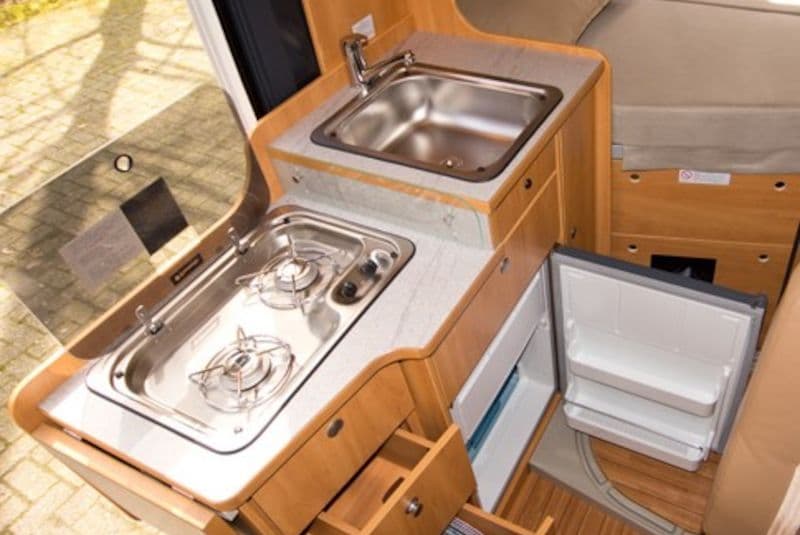 Busje ombouwen tot camper keuken
