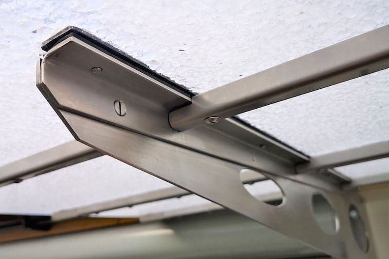 Deurluifel maken ingezoomd op constructie