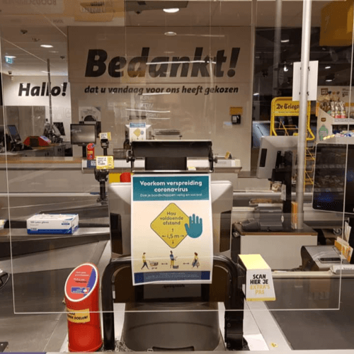 Doorzichtige afscherming hangend