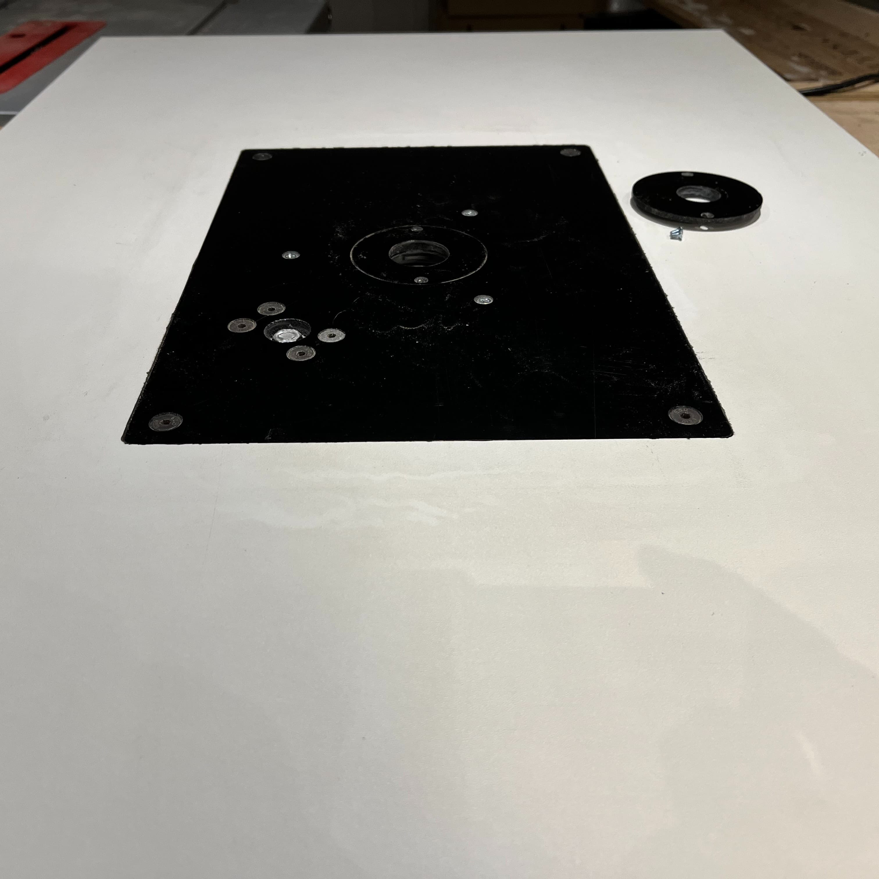 Freestafel met insert plaat van plexiglas 1.2