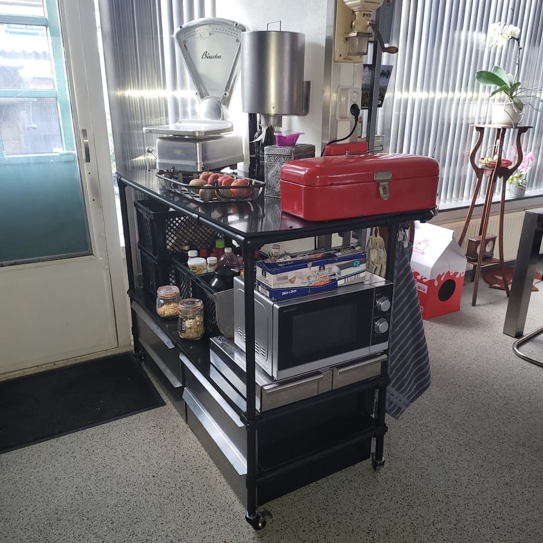 Functioneel opbergsysteem met polyethyleen voor in de keuken