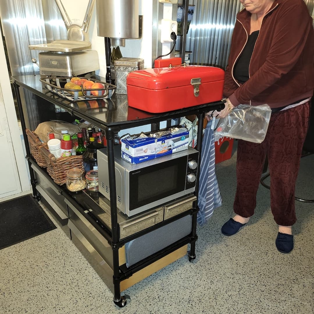 Functioneel opbergsysteem met polyethyleen voor in de keuken