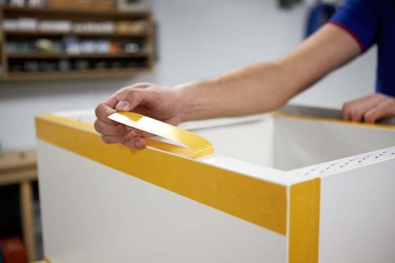 Kallax kast sokkel maken ikea hack dubbelzijdig tape verwijderen