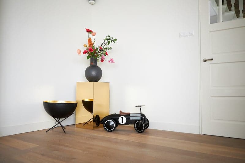 Kallax kast sokkel maken ikea hack eindresultaat in huiskamer