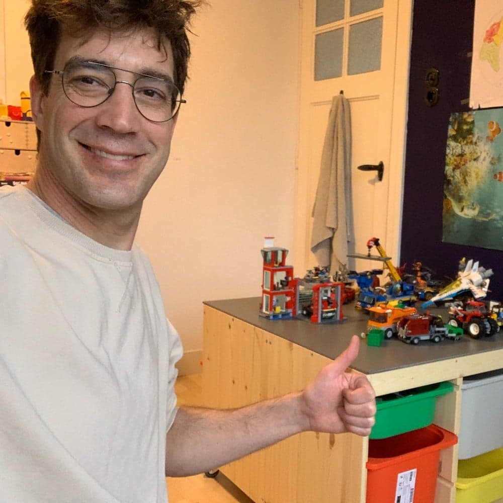 Kast voor LEGO met IKEA TROFAST en HPL-tafelblad 3