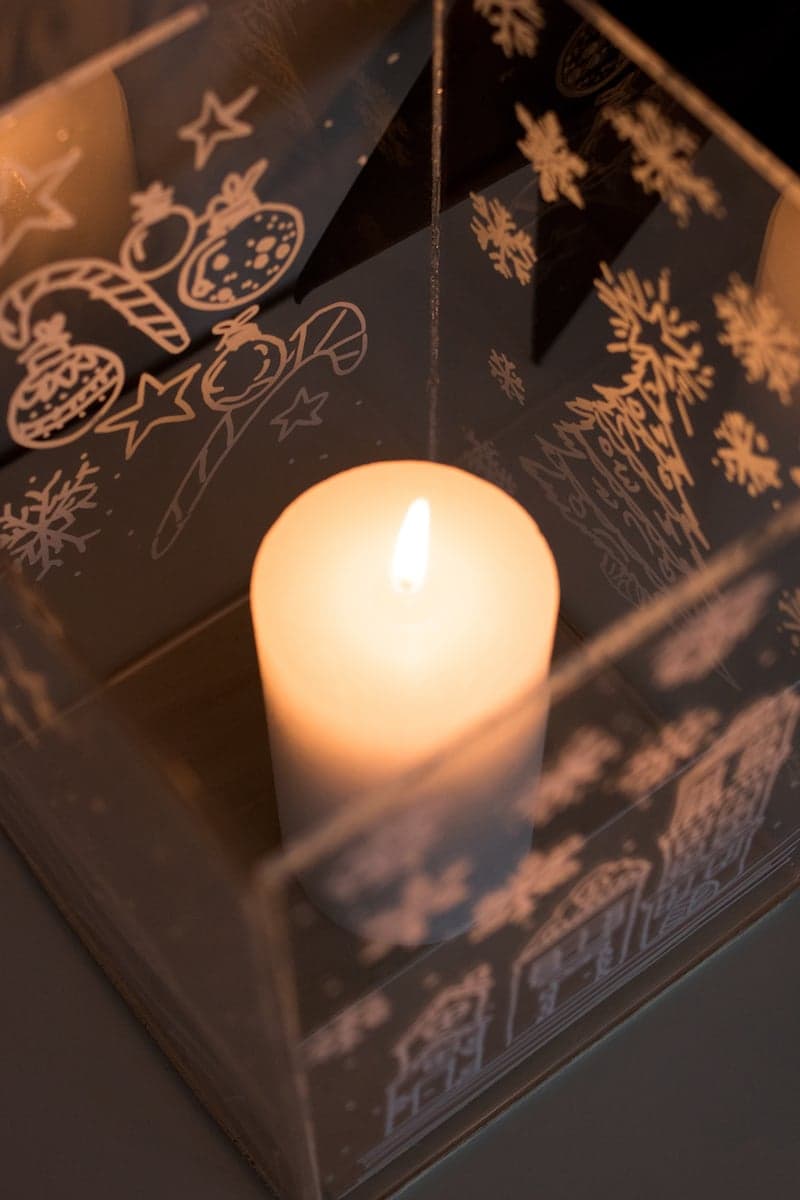 Kerst windlicht maken kaars aan in het donker