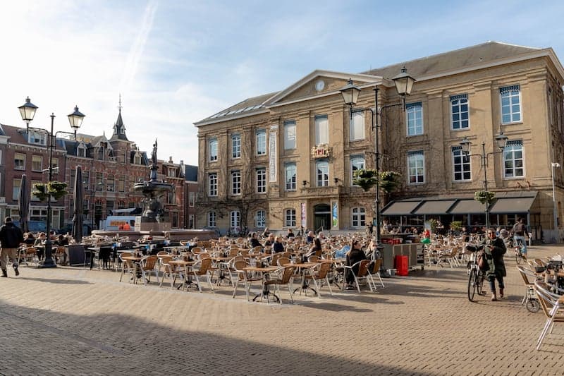 Kuchschermen op terras als alternatief anderhalve meter