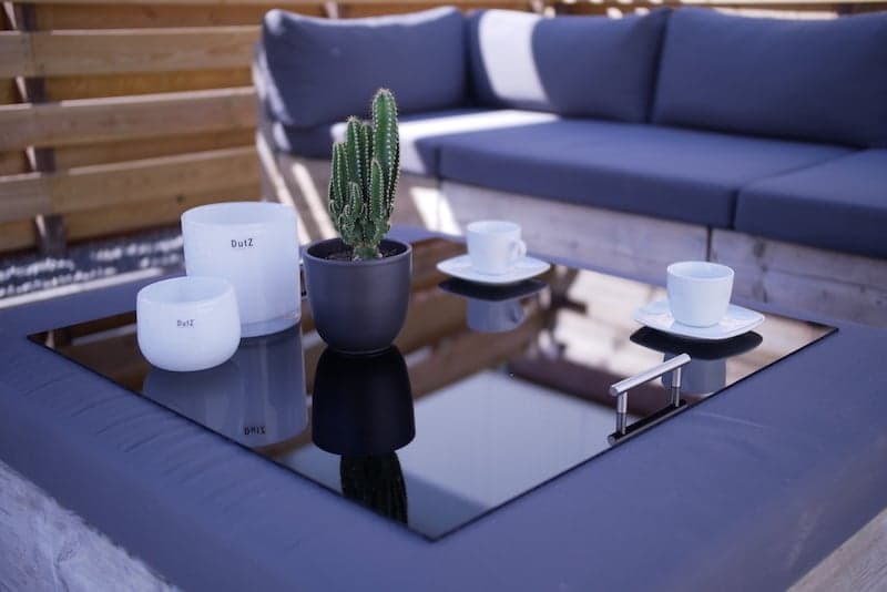 Leuke tuin ideeen Hocker dienblad van plexiglas