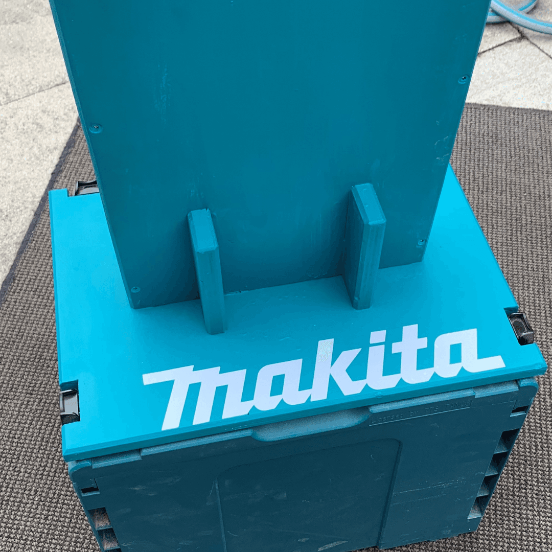 Makita bieropner achterkant