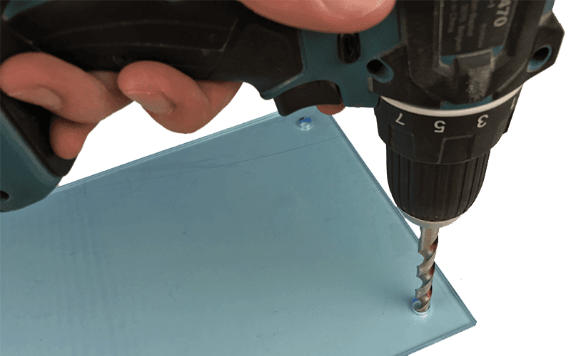 Messenblok maken boren in plexiglas