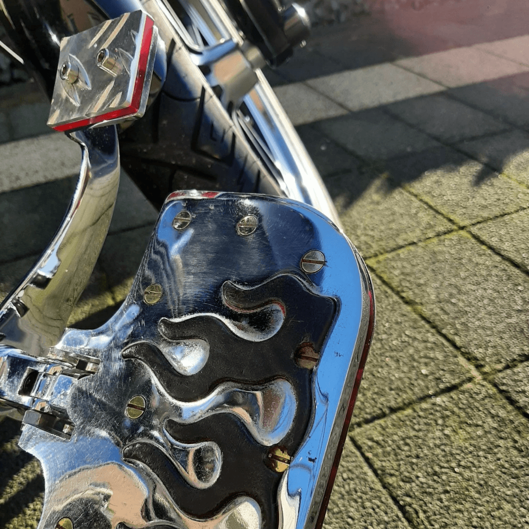 Motor pimpen met rood plexiglas