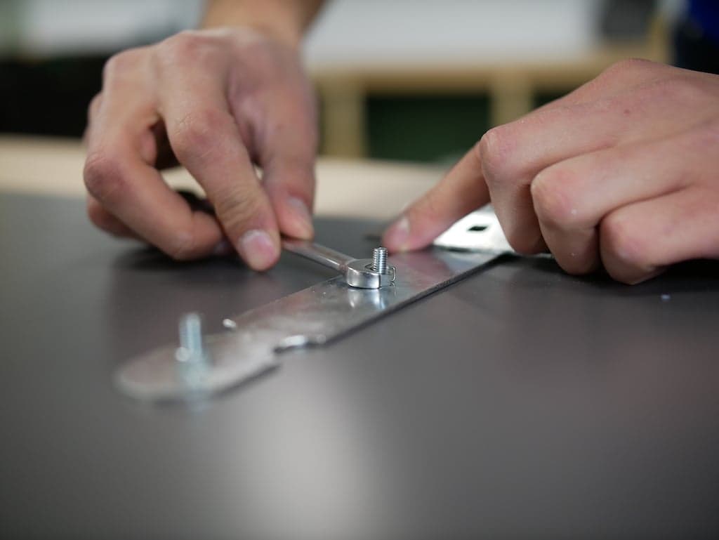 Opbergkist tuinkussens bout aandraaien