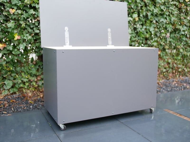 Pakketbrievenbus HPL klep open