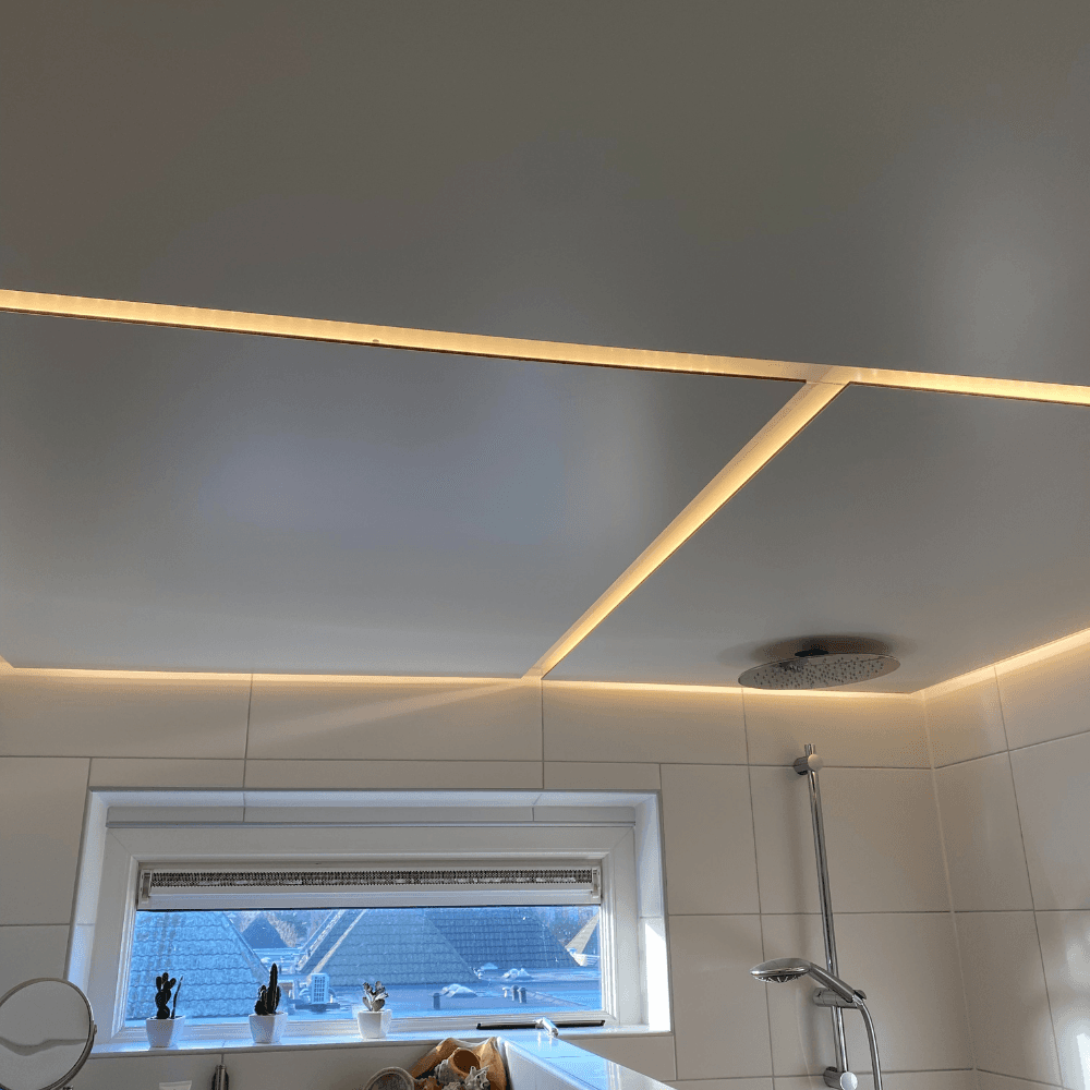 Plafond badkamer door middel van HPL