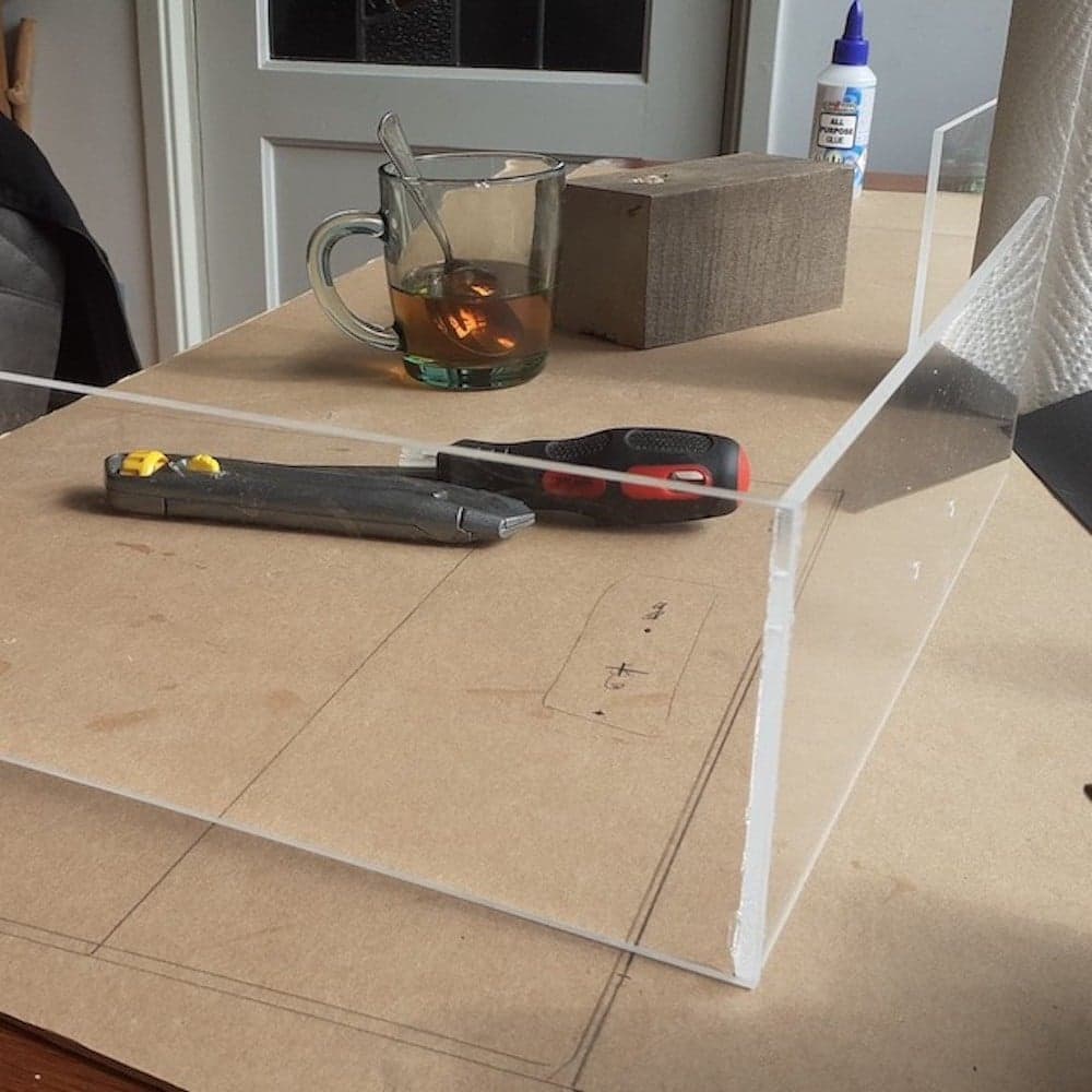 Plexiglas stolp voor marmeren schaakbord2