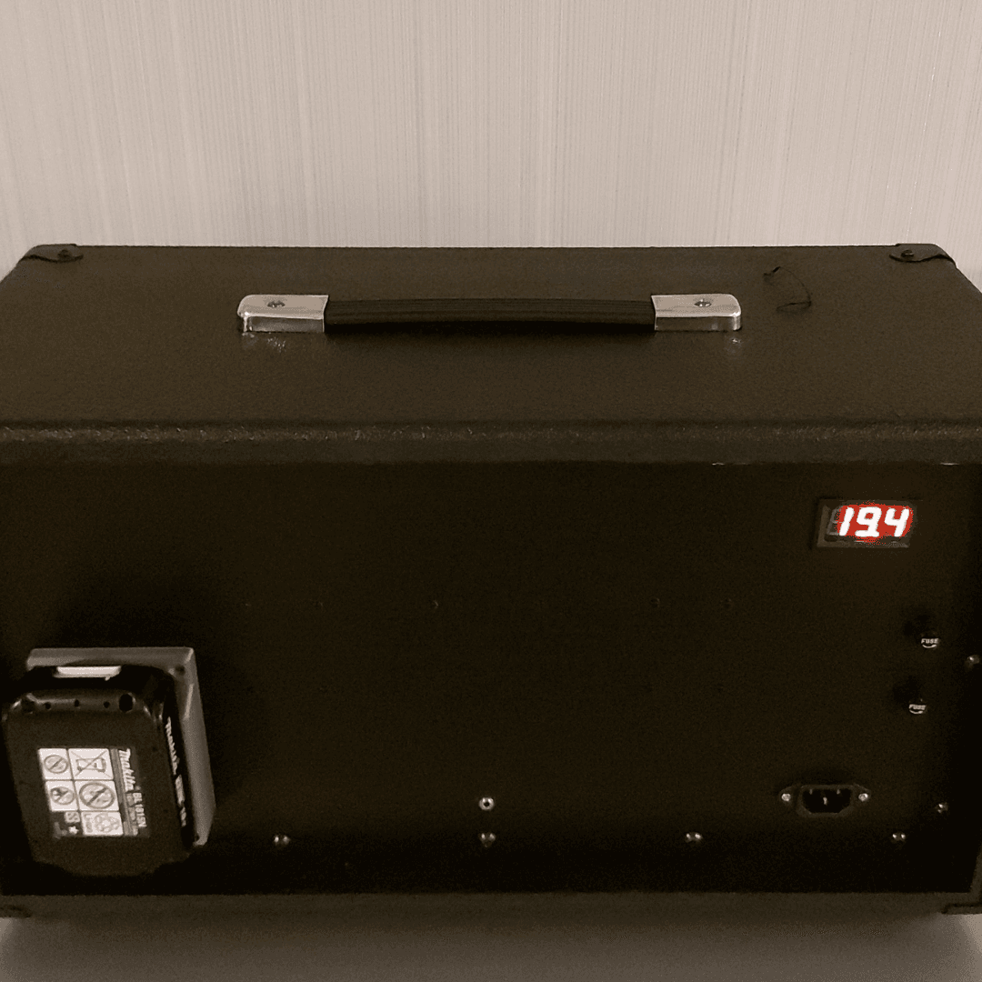 Retro bluetooth speaker achter
