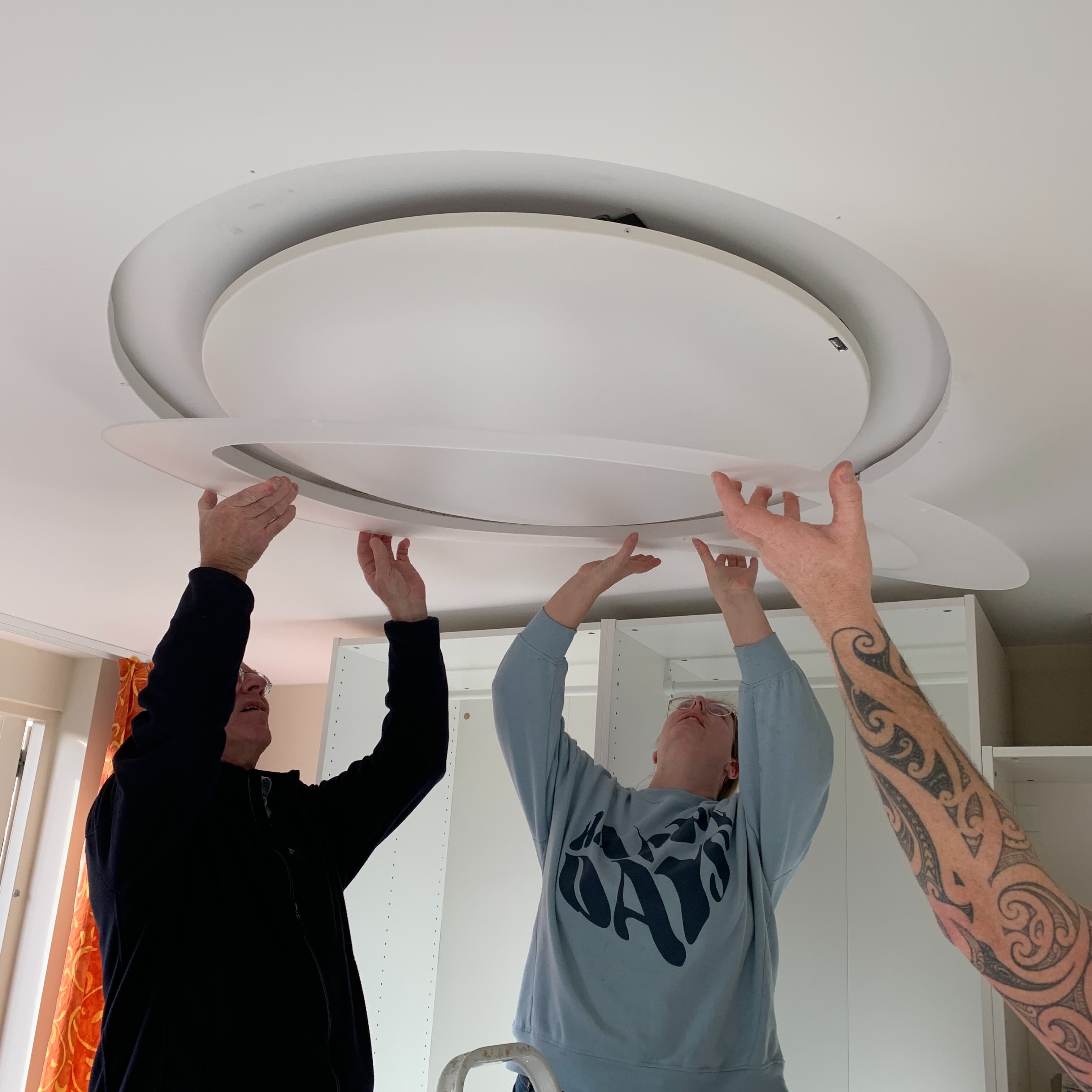 Ring van plexiglas in plafond 1.2