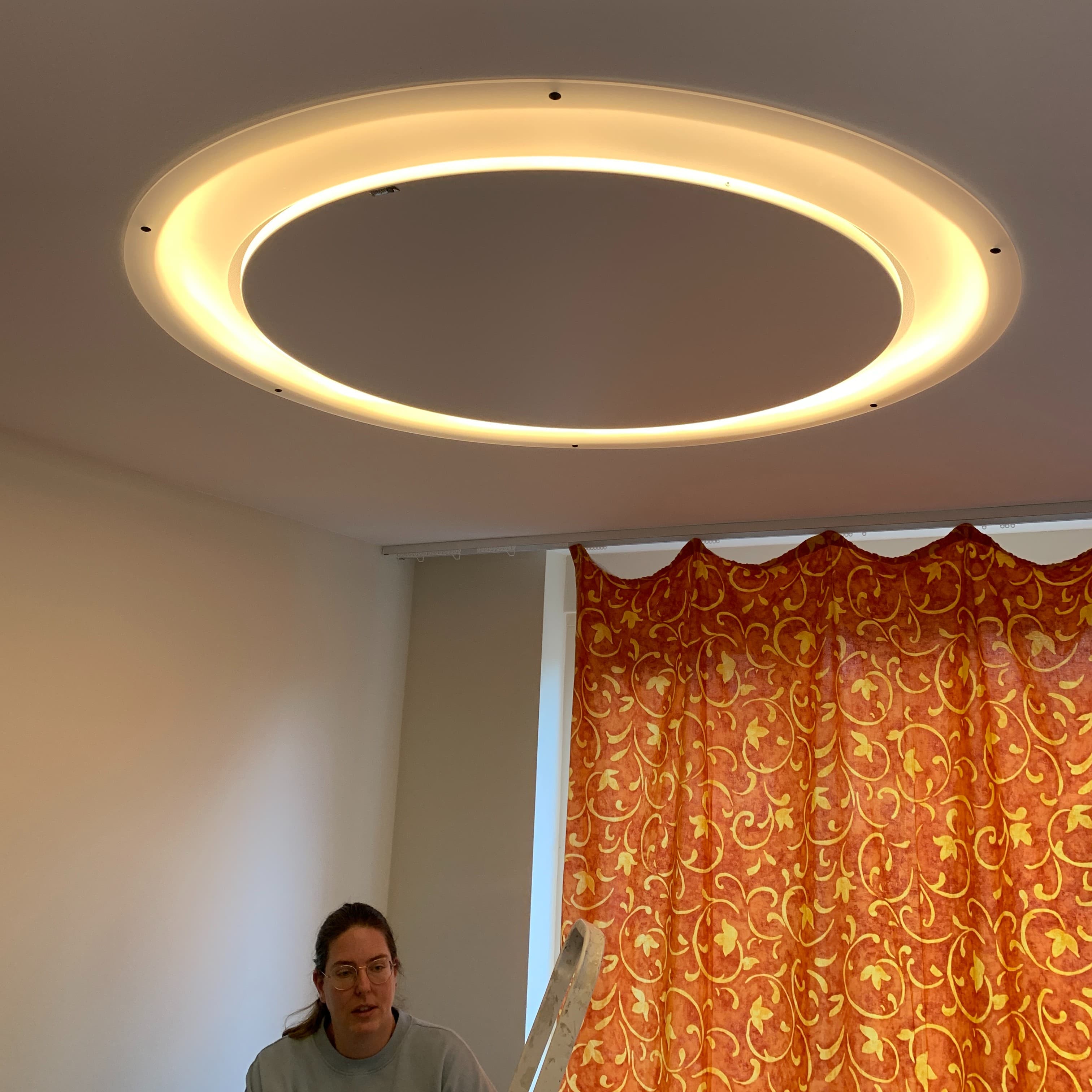 Ring van plexiglas in plafond 1.4
