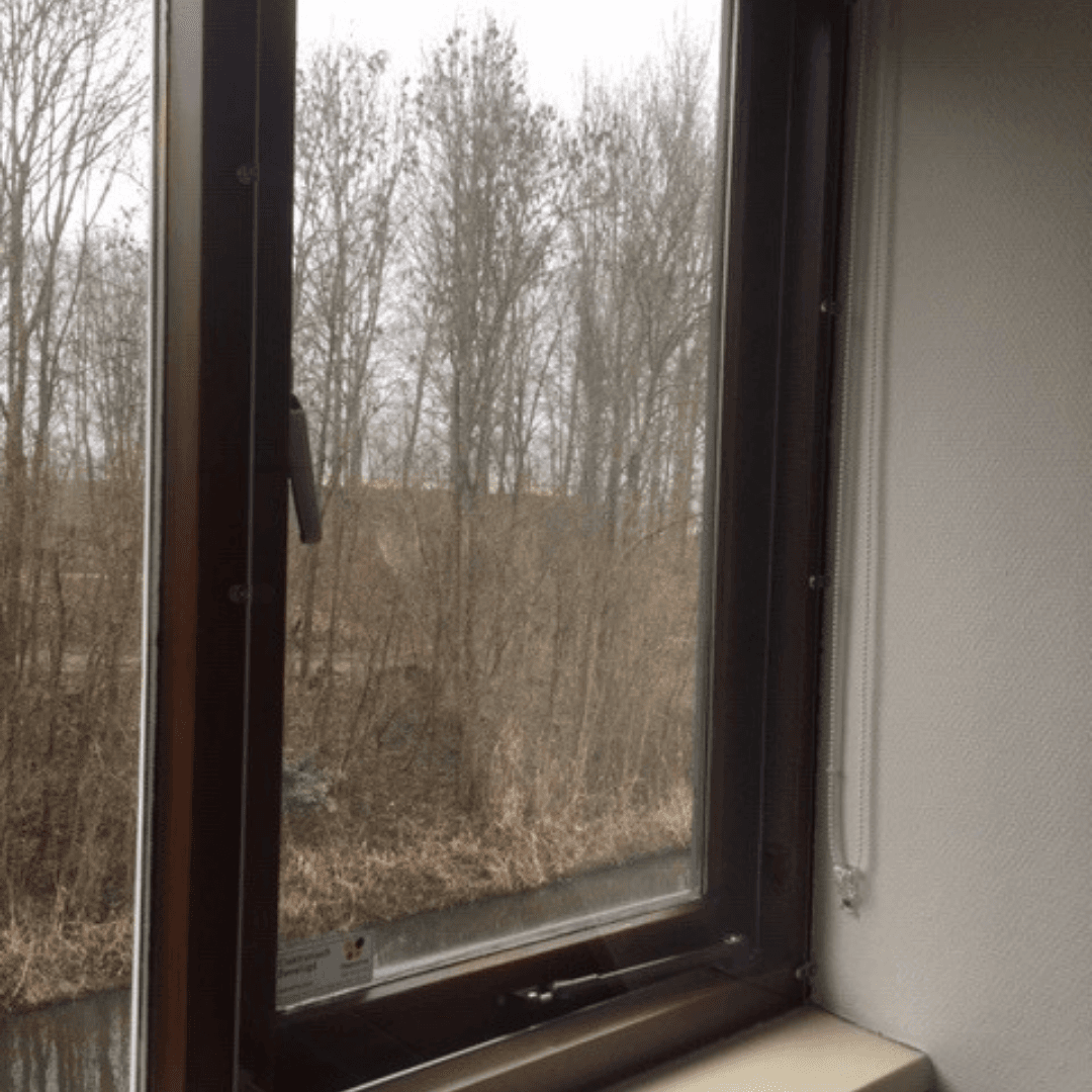 Tijdelijke oplossing tegen tocht: plexiglas