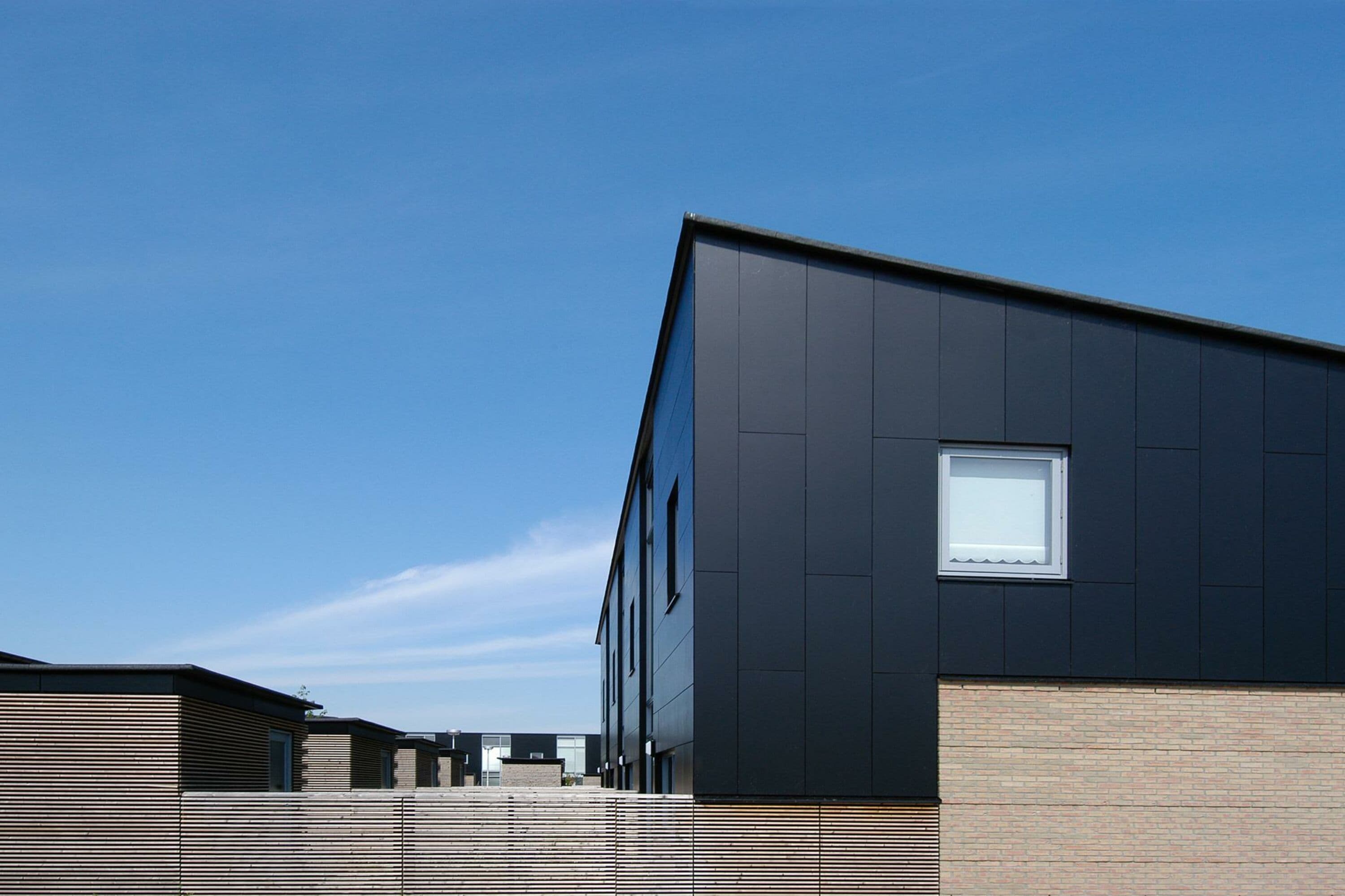 Zwarte gevelbekleding