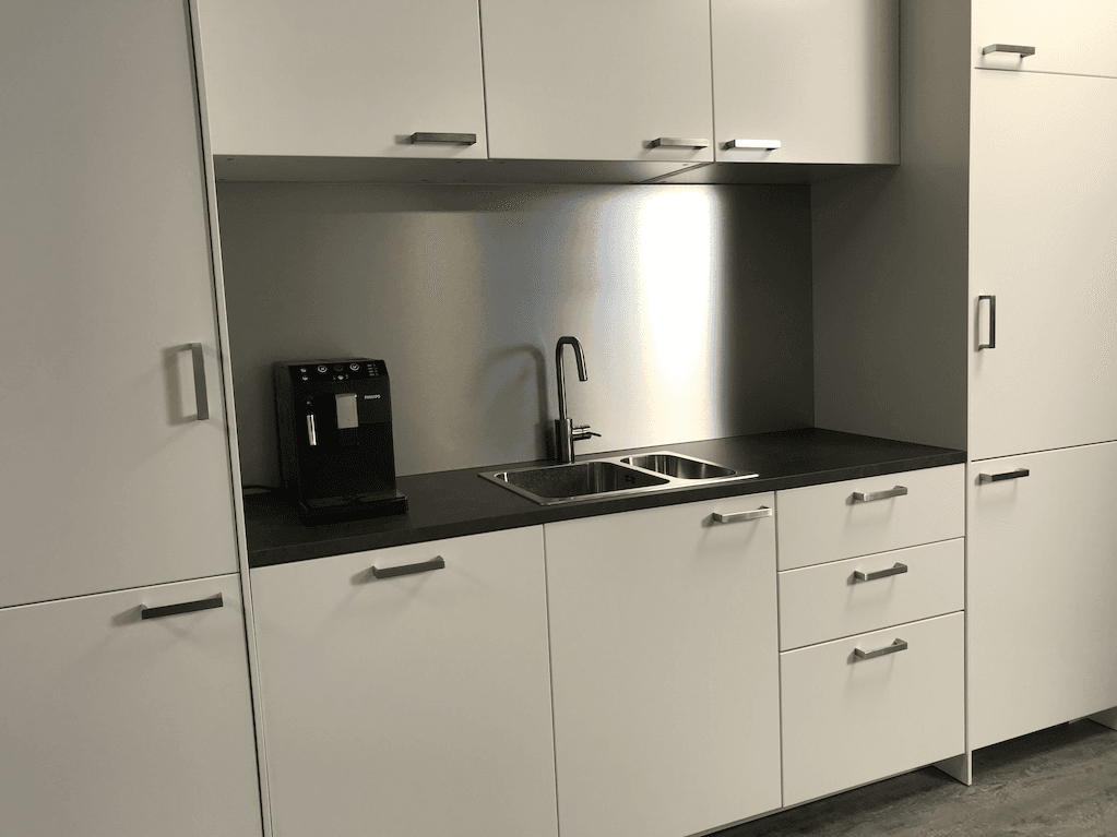 Alupanel geborsteld aluminium keukenachterwand