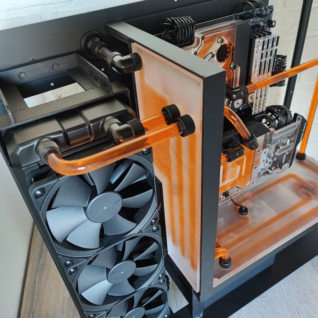 computerkast-van-plexiglas03
