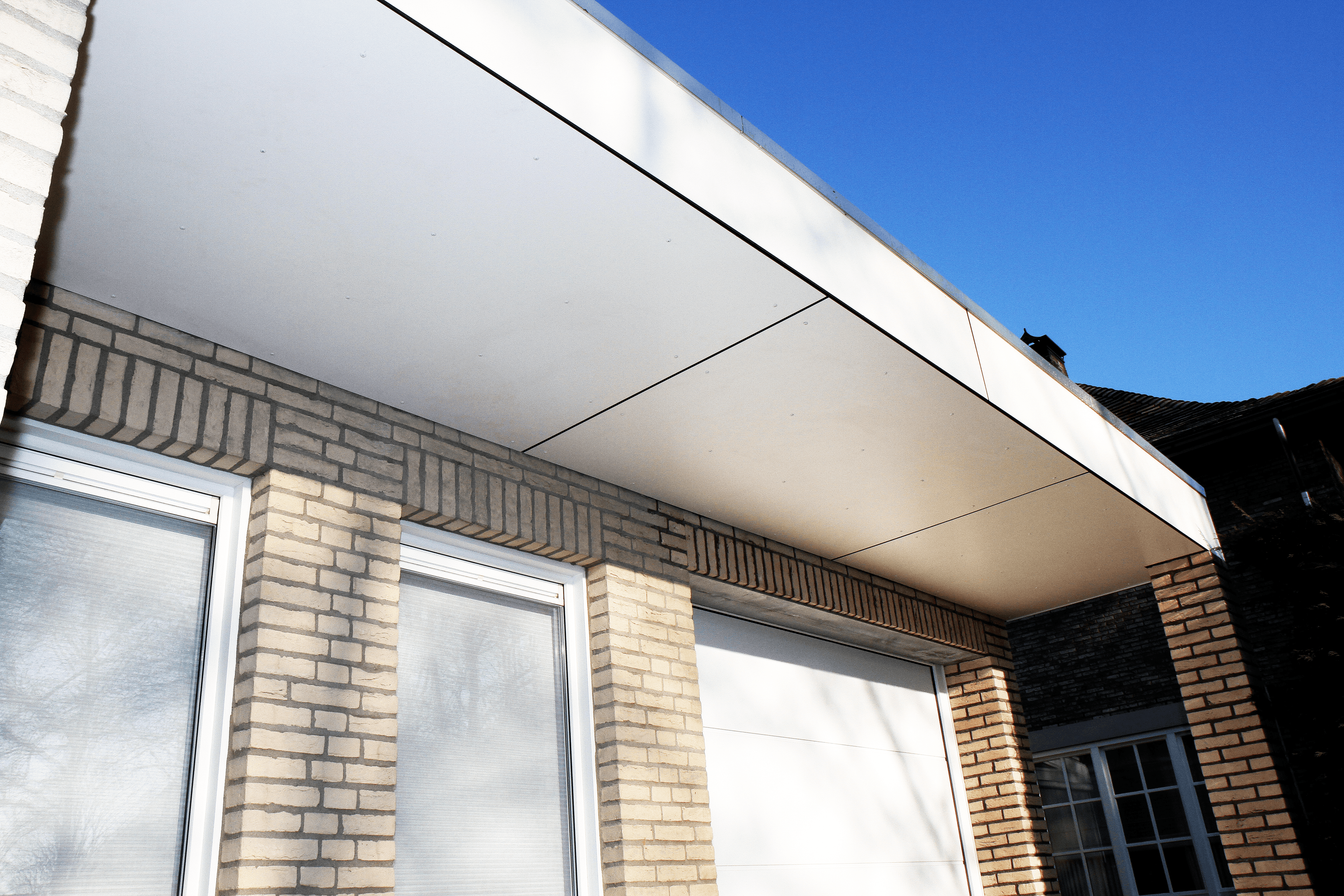 dakrand en dakoverstek wit (1)