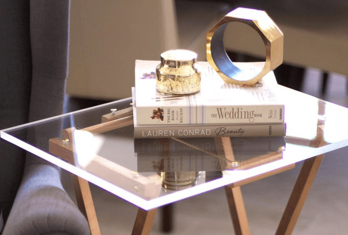 Bijzettafel van plexiglas