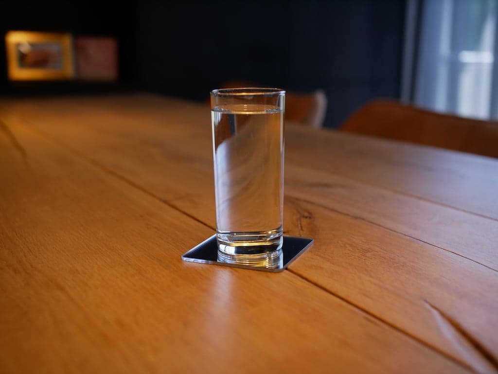 Onderzetter van plexiglas met ronde hoeken