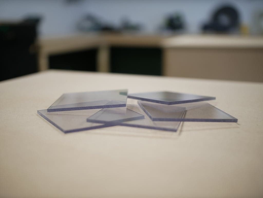 Plexiglas platen op maat gezaagd