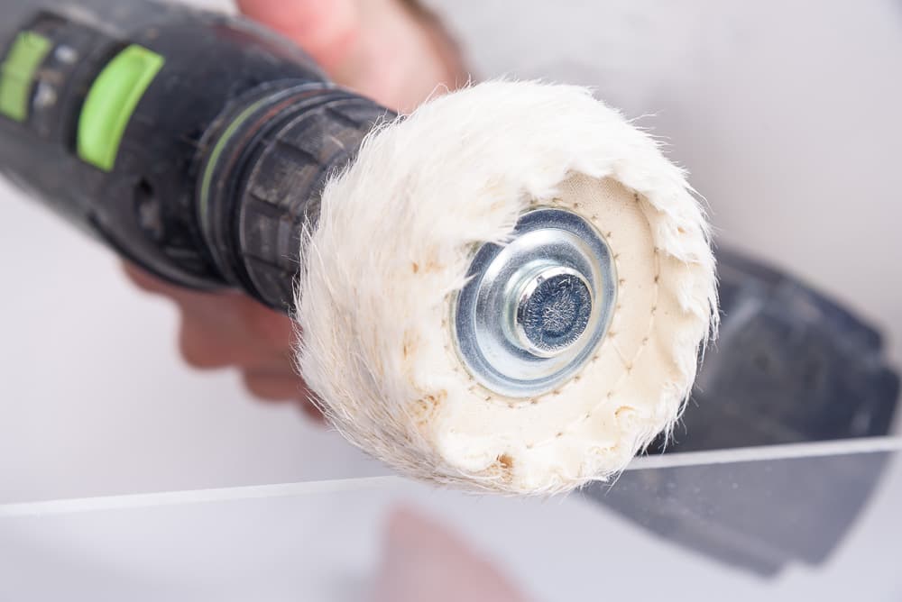 Zo krijg je mat plexiglas weer transparant