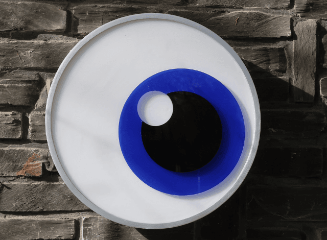 Een gestijlde lamp door middel van plexiglas