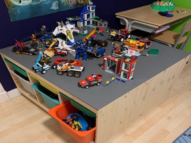 Kast voor LEGO met IKEA TROFAST en HPL-tafelblad