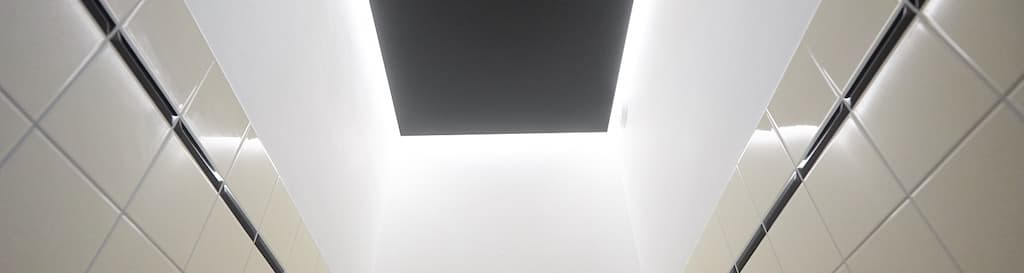 Kunststof plafond toilet maken eindresultaat in banner