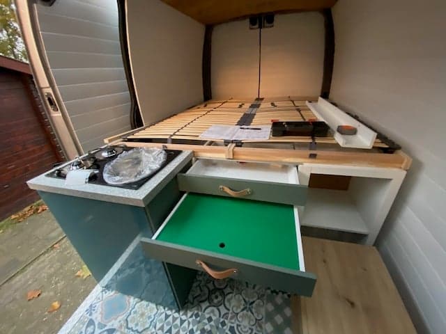 Mooie camper tafel06