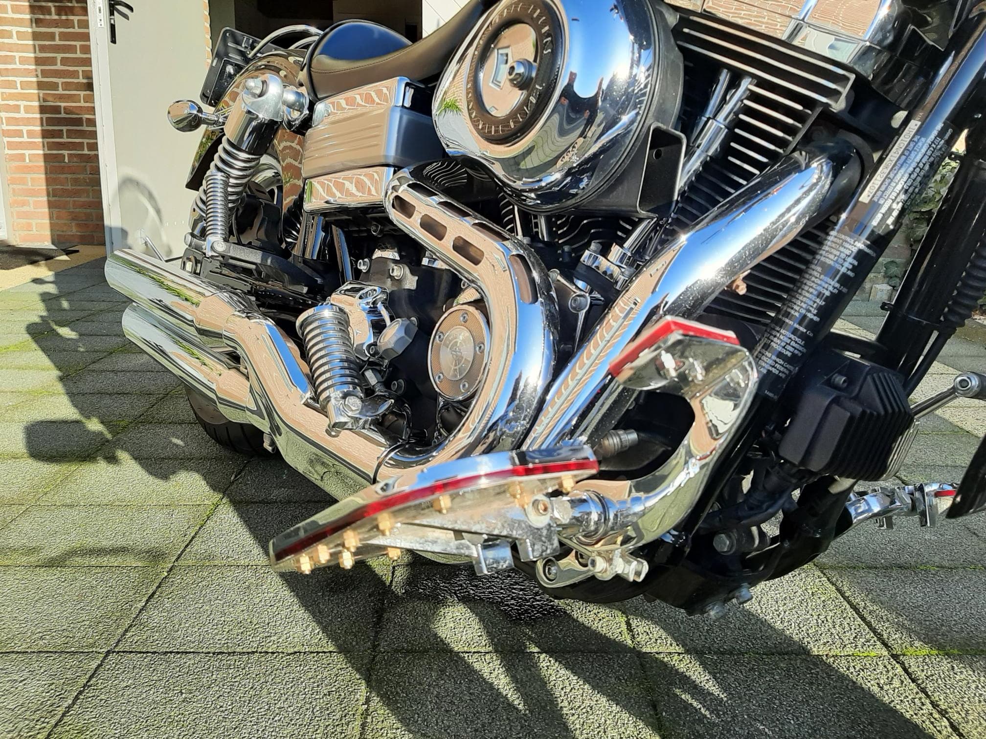 Motor pimpen met rood plexiglas