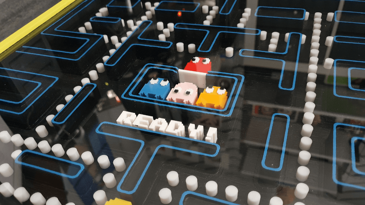 Pac-Man diorama met plexiglas