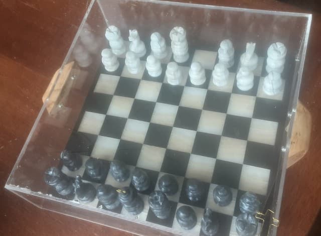 Plexiglas stolp voor marmeren schaakbord3 kopie