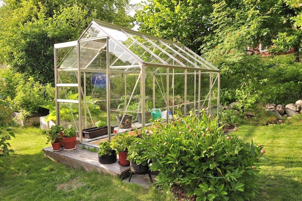 Het verschil tussen tuinkas polycarbonaat en tuinkas glas | Kunststofplatenshop.nl