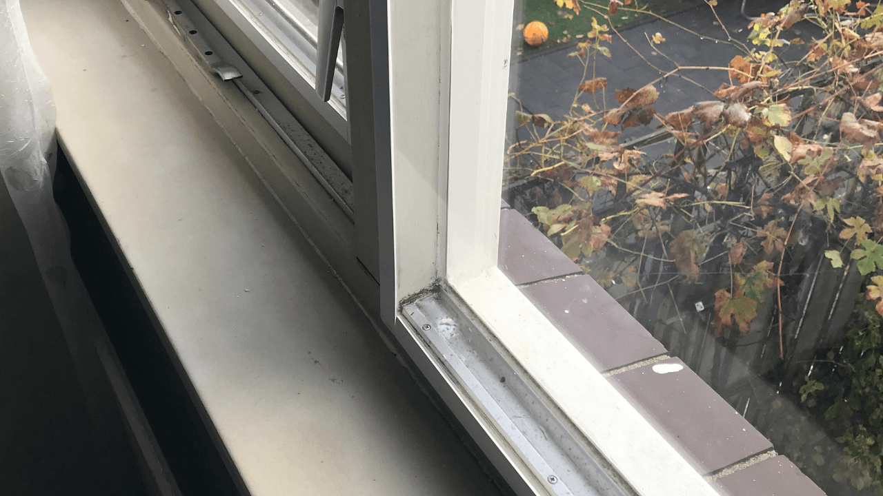 Plexiglas voorzetraam tegen condens