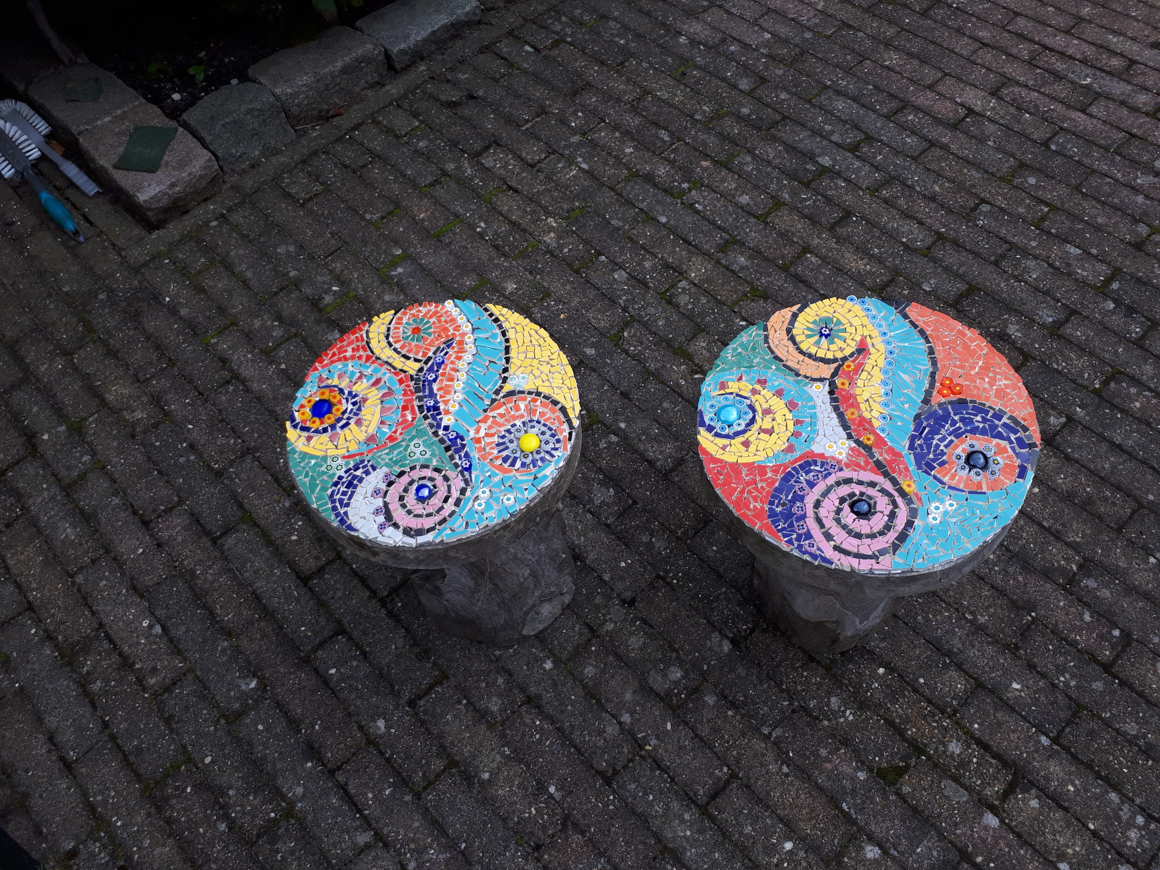mozaïek tafeltjes met plexiglas zijkant