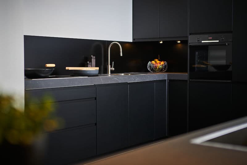 keuken achterwand zwart
