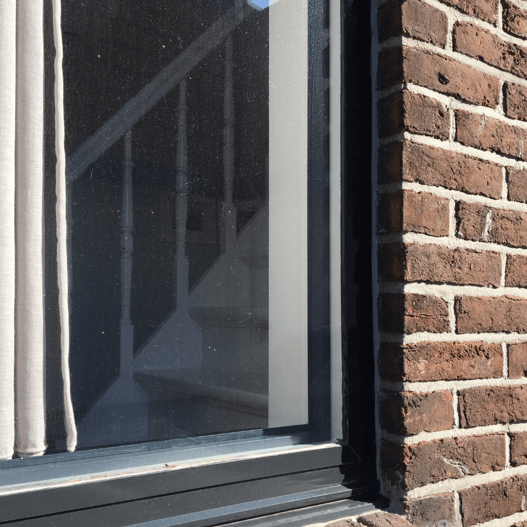Magnetisch voorzetraam voor