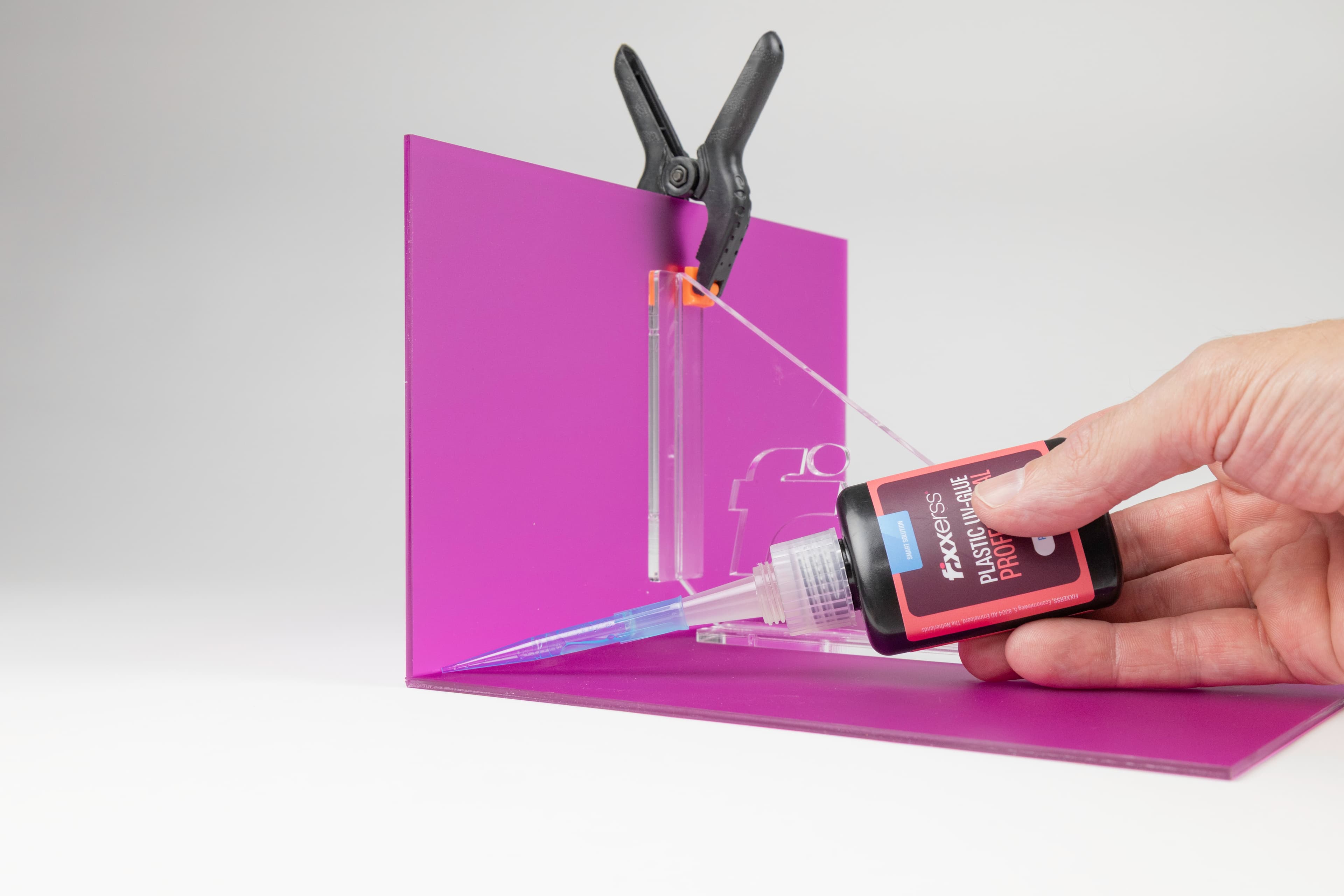 13_Fixxerss Plastic UV-Glue