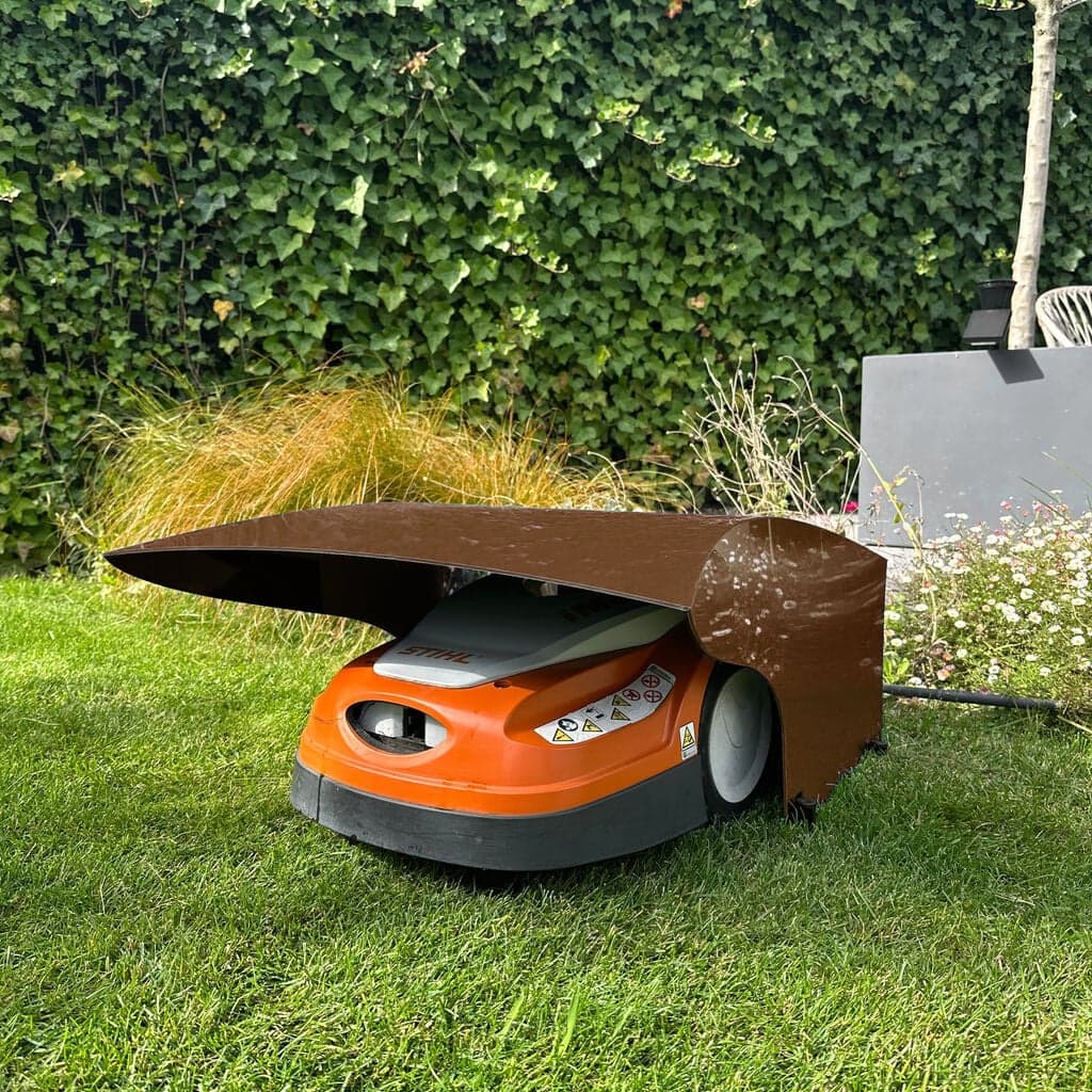 Robotgrasmaaier-garage bruin