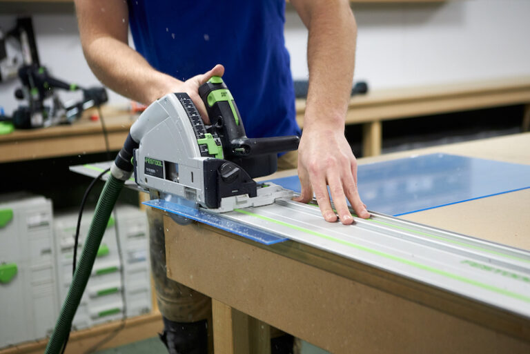 Plexiglas bewerken? Zo doe je dat! Bekijk het hier