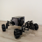 Robot auto met plexiglas batterij behuizing